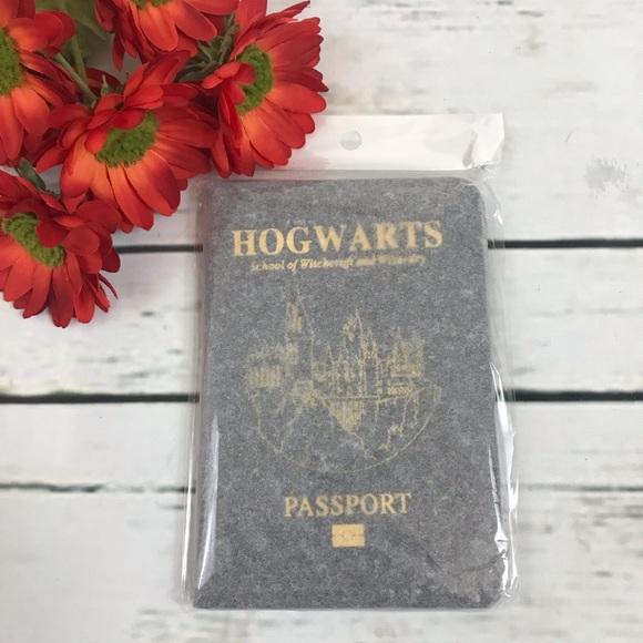 Harry Potter RFID Hogwarts Passport Cover Holder Case - Picture 11 of 16
